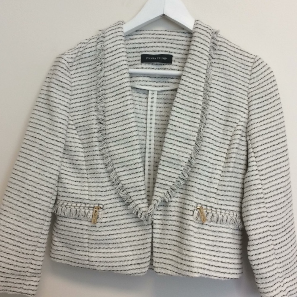 New Ivanka Trump tweed blazer size 2